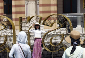 Turisti obilaze znamenitosti Sarajeva i po vrelini (FOTO)