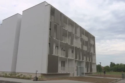 Stradalima u potresu uručeni ključevi novih stanova