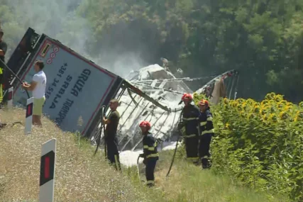 U sudaru dva teretna vozila poginula jedna osoba