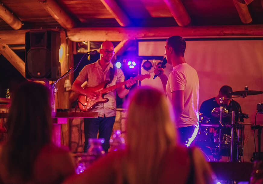 FOTO: USTUPLJENA FOTOGRAFIJA
