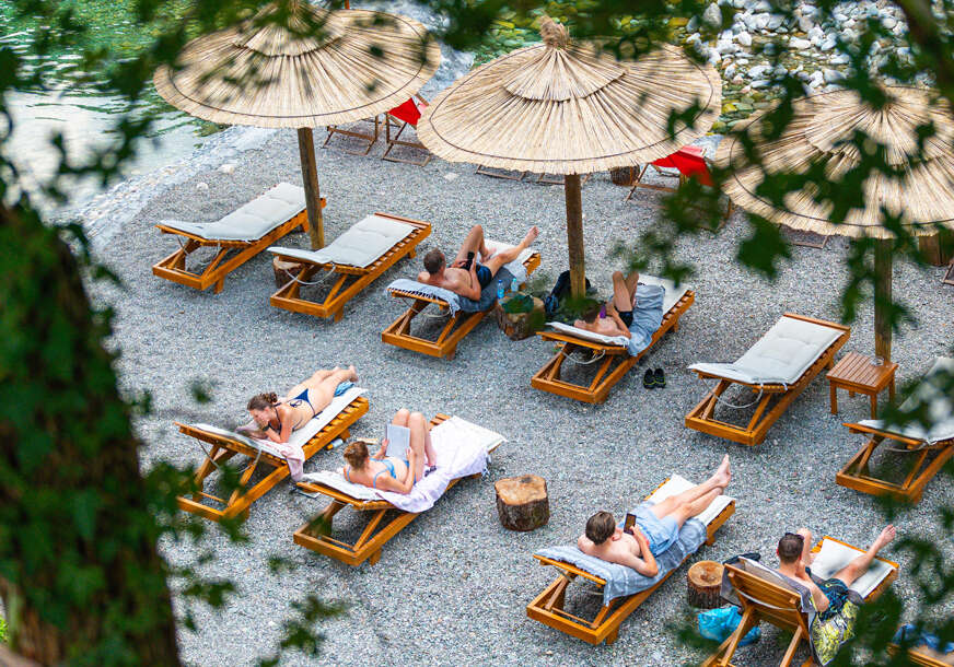 FOTO: USTUPLJENA FOTOGRAFIJA