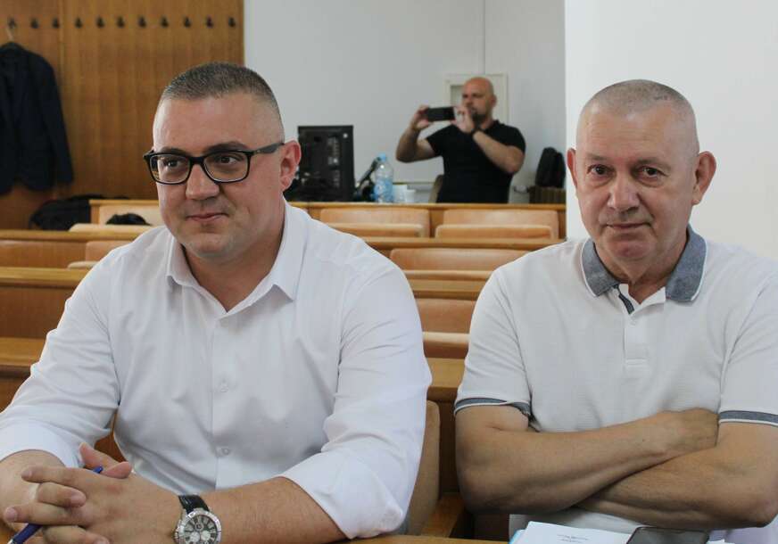 FOTO: ALIJA GLUHOVIĆ I HAMDIJA ŠKORO,  VIJEĆNICI STRANKE NAPRIJED BIH VOGOŠĆA