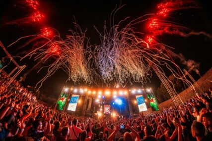 (FOTO) Veliko finale "Freshwave" festivala: Hiljson, "sindikalci" i Nicole Moudaber PRIREDILI NOĆ ZA PAMĆENJE