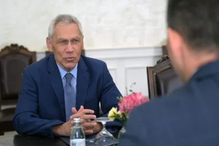 Ruski ambasador: Nadamo se da je Vučić riješio problem s municijom za Ukrajinu