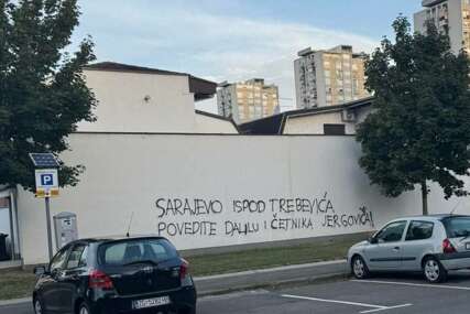 U Zagrebu osvanuo novi prijeteći grafit Jergoviću: Sarajevo ispod Trebevića...