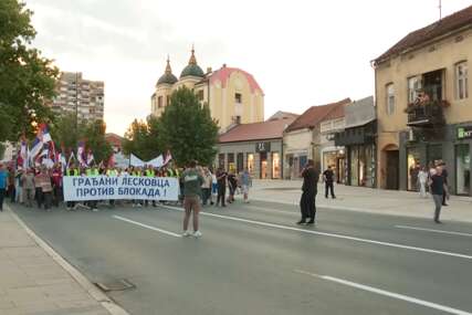 Vučićeve pristalice okupile se u nekoliko gradova Srbije