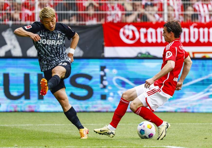 FOTO: EPA/HANNIBAL HANSCHKE