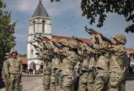 Tuga u Crnoj Gori: Vojnik Dejan Božović sahranjen uz počasnu paljbu