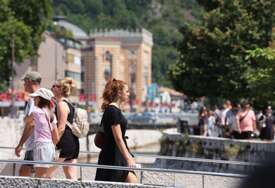 OKOM KAMERE BOSNAINFO Sarajevo vrvi od turista, građani uživaju u suncu i šetnji gradom