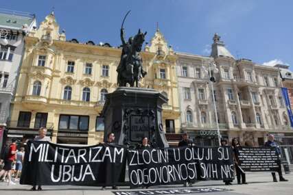 U Zagrebu održana antiratna akcija "Zločini u Oluji su odgovornost svih nas"