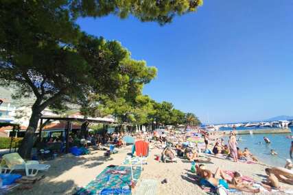 Bosnainfo u izvidnici: Sezona na Jadranu još nije gotova, plaže pune, cijene i dalje visoke (FOTO+VIDEO)