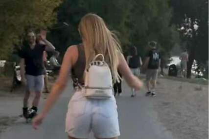 Naša prezgodna pjevačica (50) SA MUŽEM VOZI ROLERE U ŠORTSU I TOPU: Svi se okreću za njima i kažu da su SAVRŠEN PAR