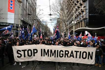 Hiljade Australaca na protestima protiv imigracije, vlada ih povezuje s neonacistima
