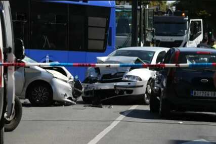 Autobus udario djevojčicu u Beogradu: Kamere snimile tragediju (UZNEMIRUJUĆI VIDEO)