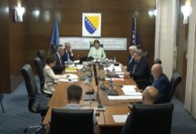 IZBORNA KRIŽALJKA SE SLAŽE Pogledajte koje su stranke uprkos prvobitnom odbijanju izborile nastup na izborima