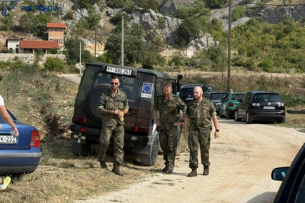 Pripadnici EUFOR-a stigli u Stolac: Nadgledaju izgradnju zida oko planiranog mezarja