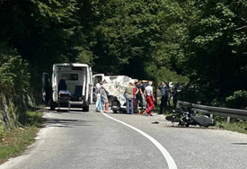 Na magistralnom putu Foča - Gacko poginuo motociklista, saobraćaj obustavljen