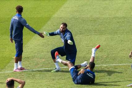 Donnarumma se poslije šokantne odluke PSG-a oprostio od navijača, nazire se ime novog kluba