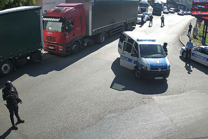 ŠTA SE DEŠAVA? Duge cijevi na bh. graničnom prelazu