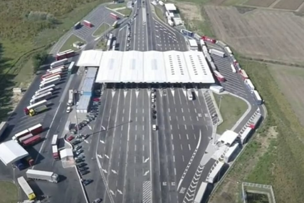 Filmska potjera na granici: Bosanac u BMW-u probio rampu i pobjegao u Srbiju