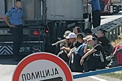 Policija otkrila šleper pun Kineza u Srbiji