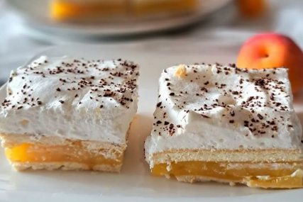 Recept za lagani ljetni kolač s breskvama, gotov za samo 15 minuta