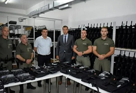 MUP ZDK završio nabavku oružja vrijednu milion maraka, nove puške i pištolji za policijske stanice