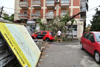 (FOTO) Nevrijeme uzrokovalo probleme u Albaniji, materijalna šteta na objektima i poplave