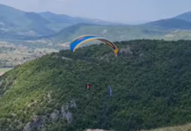 Počelo 5. međunarodno takmičenje u paraglajdingu "Desant na Drvar"