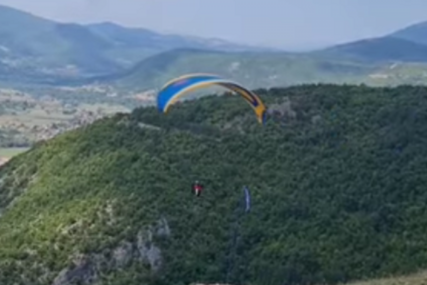 Počelo 5. međunarodno takmičenje u paraglajdingu "Desant na Drvar"