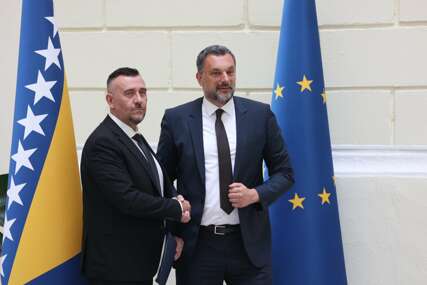 Potpisan protokol kojim se olakšava angažovanje stranih radnika u BiH: "Bilo bi mi draže da ovo ne moramo raditi..:" (FOTO)