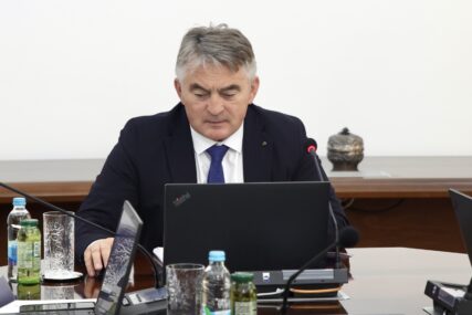 Komšić ponovo kritikovao podršku rezoluciji o Iranu, odgovorio mu Lagumdžija