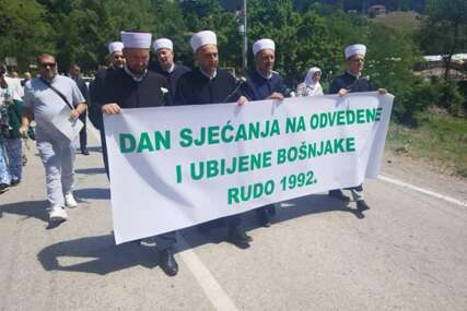 U Rudom obilježena 33. godišnjica zločina nad Bošnjacima: "Od oca sam našao samo lobanju, a od majke nisam ništa, ubili su ih pred vratima...