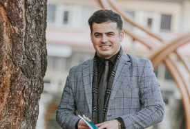 Mladi pisac koji inspiriše: Semir Krnjić napisao 7 knjiga i osvojio priznanje svog rodnog grada