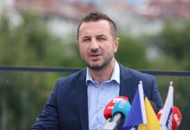 EFENDIĆ OTVORENO UPOZORAVA Mape nisu toliko opasne, HDZ pravi treći entitet na terenu!" (VIDEO)