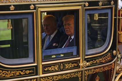 Pogledajte kako je kralj Charles dočekao Trumpa, Melania prekršila kraljevski protokol (VIDEO+FOTO)
