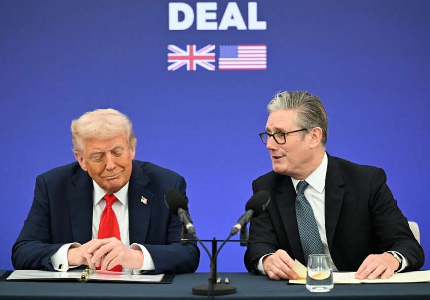 FOTO: EPA/ CHRIS J. RATCLIFFE / POOL