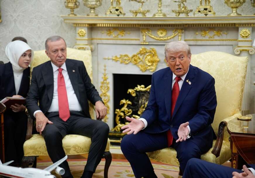 FOTO:  EPA/YURI GRIPAS / POOL