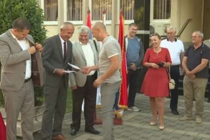 Građanima Čelinca podijeljen primjerak Dejtonskog mirovnog sporazuma