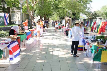 Festival različitosti u Mostaru: Nošnje, glazba i okusi iz cijelog svijeta