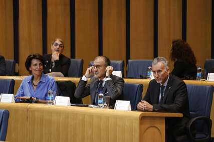 Stier u Sarajevu poručio političarima u BiH: Vrijeme vam istječe, gubite prilike i novac