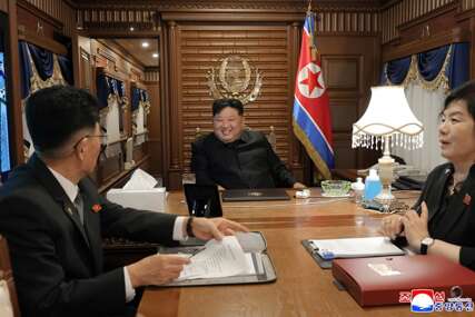 Kim Jong Un oklopnim vozom stiže u Peking, sutra prisustvuje vojnoj paradi