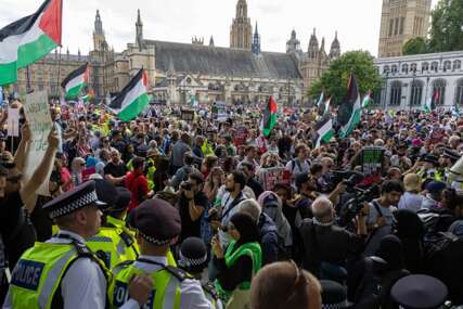 London: Policija uhapsila gotovo 900 ljudi na protestu u znak podrške Palestinskoj akciji