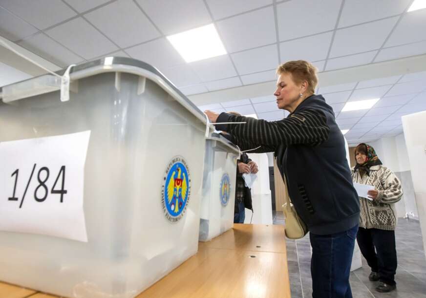 FOTO: EPA/DUMITRU DORU