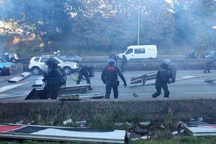 U Francuskoj protesti širom zemlje pod sloganom "Blokirajmo sve"