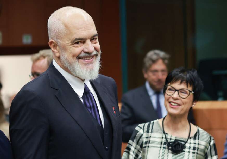 FOTO: EPA/OLIVIER HOSLET