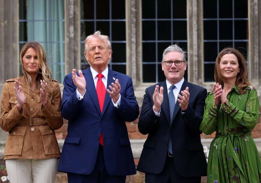 FOTO: EPA/ANDY RAIN