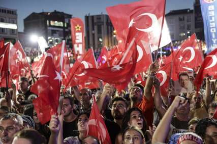 Opozicioni protesti u Istanbulu, stranački kongres proglašen im nezakonitim