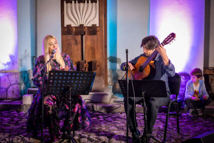 Koncert „World Sevdah Reconnected“ izveden u prelijepom ambijentu Velike avlije Laure Papo Bohorete