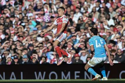 City vodio do 93. minute na Emiratesu, Martineli majstorskim golom spasio Arsenal